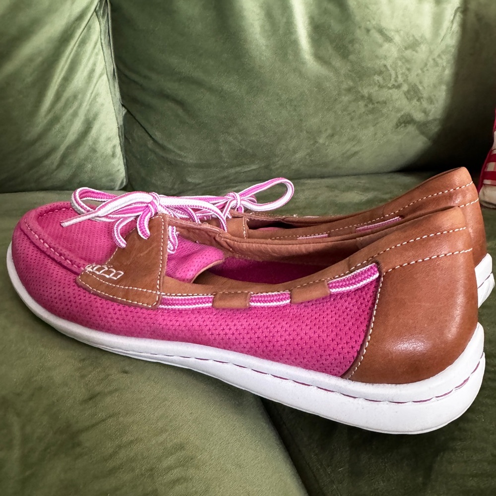 Clark’s Artisan Pink Boat Loafers
